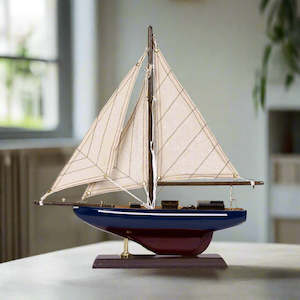 Le Monde: Le Monde Liberty Model Yacht