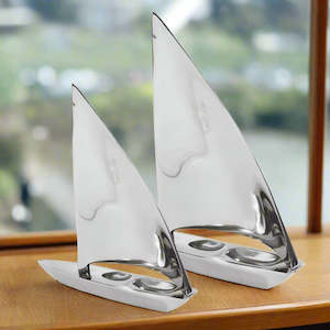 Le Monde: Le Monde Sail Boat Model