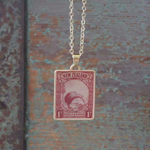 Kiwiana: KIWI STAMP NECKLACE
