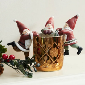 Christmas 1: French Country Pot Hanging Santas