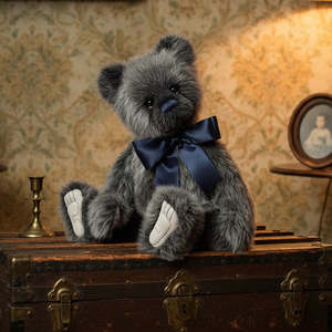 Charlie Bears: PRE ORDER | Charlie Bears Fynn Bear