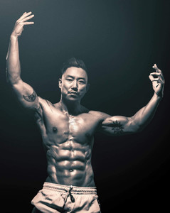 Products: Strength Gain - Men's Program The Razor's Edge