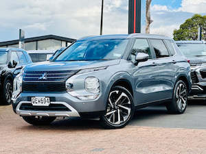 Mitsubishi Outlander 2023