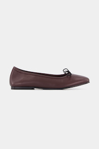 Footwear: Leather Ballet Flat