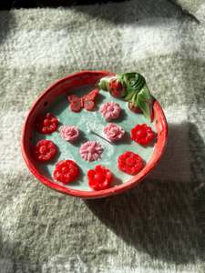 Scented strawberry candle