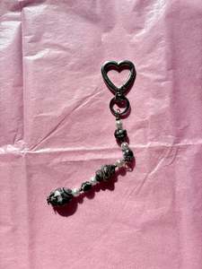 Heart-shaped beaded keychain | Grey