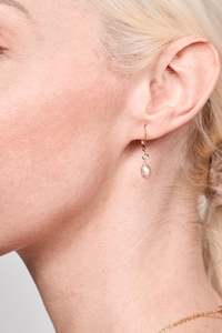Jewellery: Pearl Drop Earrings