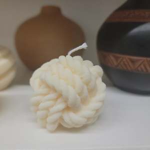Knot candle