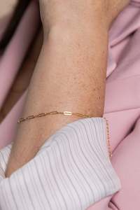Bracelets: Gold Paper Clip Bracelet