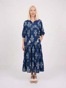 Recommended Seguno: Weekend Wanders Navy Maxi Dress