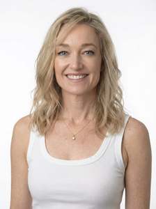 Recommended Seguno: Opal Drop Gold Necklace