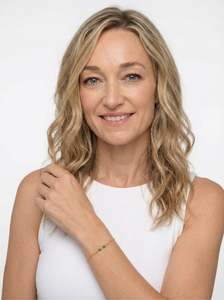 Recommended Seguno: Dainty Emerald Satellite Bracelet