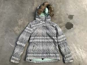 Snowboard Ski Clothing: Roxy Womens Snow Jacket