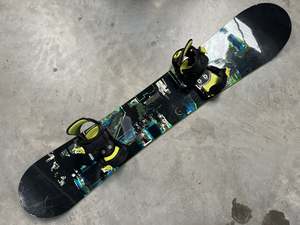 Snowboards With Bindings: Rossignol Circuit 165cm Snowboard With Medium Bindings *Excellent Condition*