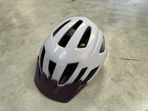 *New* Specialized Shuffle 50-55cm Childs Adjustable Bike Helmet With Light