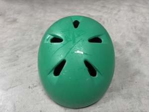 Ski Accessories: Bern Nino Zip Mold Helmet