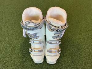 Ski Boots: Gen Factory Sure Freedom 23.5cm Junior/Womens Ski Boots