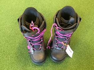 Snowboard Boots: Elan Axis 23.5cm US6.5 Snowboard Boots with Speed Lacing *Excellent Condition*