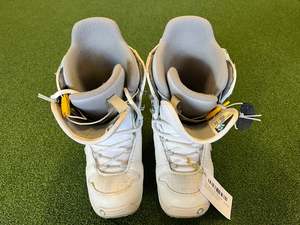 Burton Casa 22cm US5 Snowboard Boots with traditional Laces