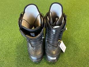 Snowboard Boots: Burton Moto SZ 23cm US6 Snowboard Boots with Speed Lacing *Excellent Condition*