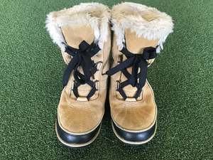Snowboards: Sorel Loll Up Women's Snow Boots Size- US 6 Condition- 7.5