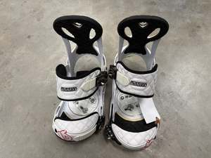 Burton Mission Medium Snowboard Bindings *Excellent Condition*
