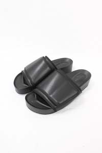 Moochi - Chunky Velcro Slides