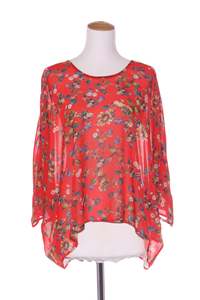 25 Off Sale: RANDOM - Red floral batwing top! 12-14