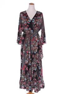 25 Off Sale: CIENNA - Paisley floral wrap dress! 16