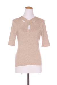 21 04 26: SPIRIT - Super soft knit neckline detail top! 16