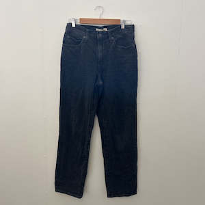 Jeans: Levis Jeans - Size 28