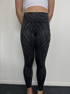 Puma Tights (NEW)-Size M