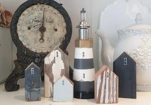 New Zealand Handmade: Wooden Lighthouse Set