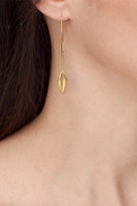Kiri Schumacher: Leaf Earrings Long | 22ct Gold Plate