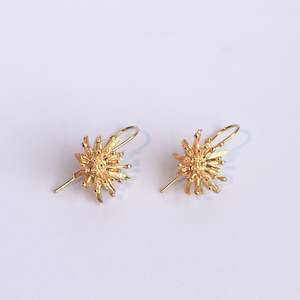 Mt Cook Lily Earrings