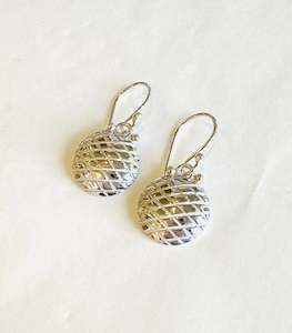 Nelson Artists: Round Criss Cross earrings