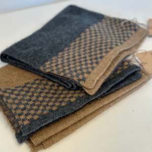 Home Living Auto: Light Knit Scarf