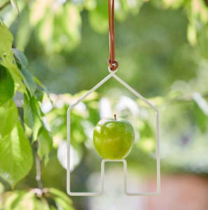 Garden: Apple Bird Feeder