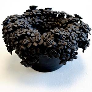 Black Flower Pot