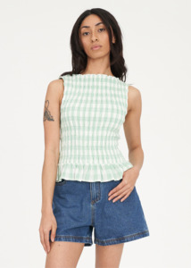 Huffer: HUFFER Celine Gigi Shirred Top - Matcha/Chalk