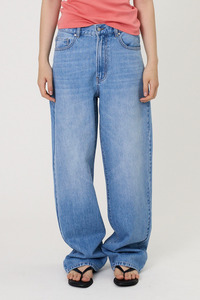 REMAIN Knox Jeans - Mid Blue