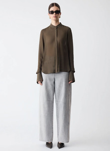 Esmaee: ESMAEE Even Georgette Shirt - Dark Olive
