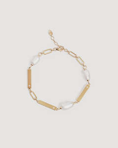 By Charlotte: BY CHARLOTTE Connected By Love Pearl Bracelet - 18K Gold Vermeil