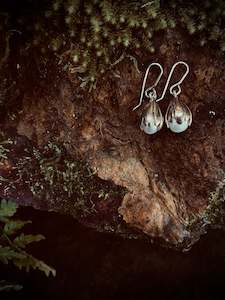 Pearl Blossom Gold Earrings | nz jewellery | redmānuka