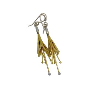 Earrings: Kōtukutuku Fuchsia Earrings