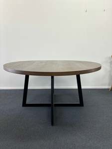 Dining Tables: Manhattan Table