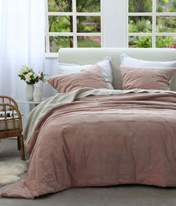 Comforters: Hana Quilt Rose Large