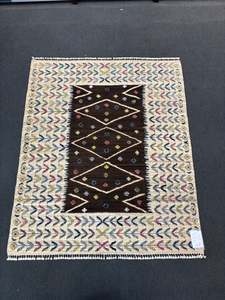 All: Igdir Rug 200 x 170cm