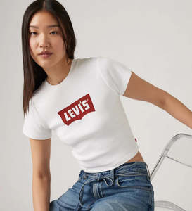 Levis: Levis Sporty Vintage Batwing Tee