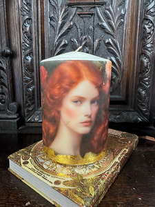 Tori medium candle redtrinity